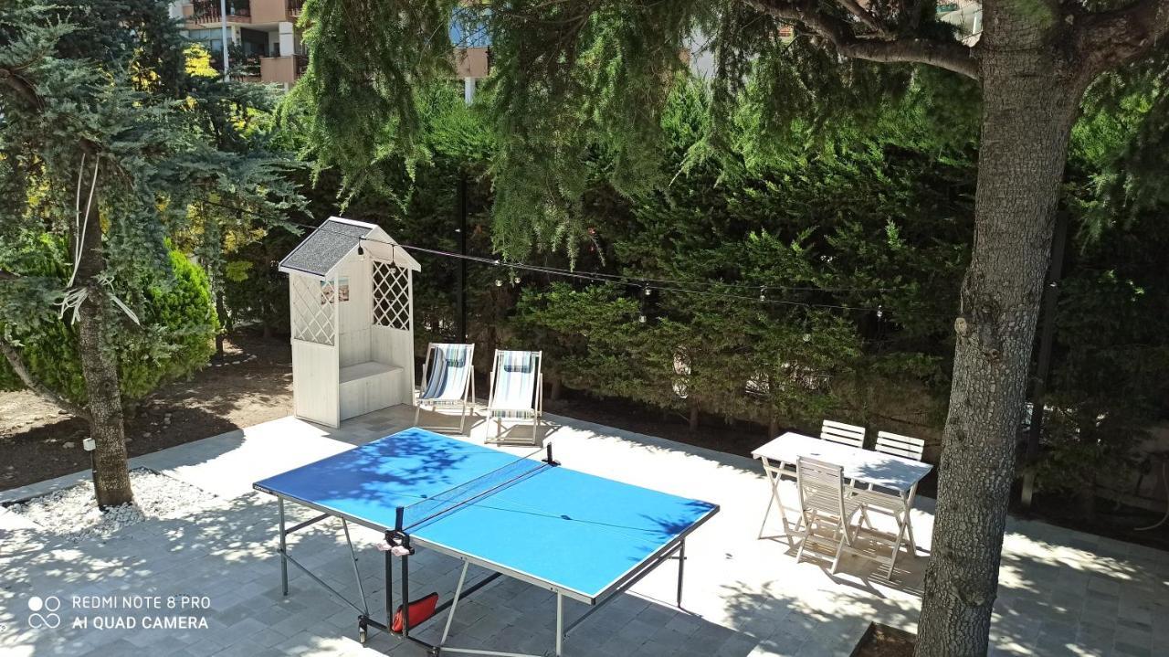 Villa Mary - Apartments Trani Esterno foto