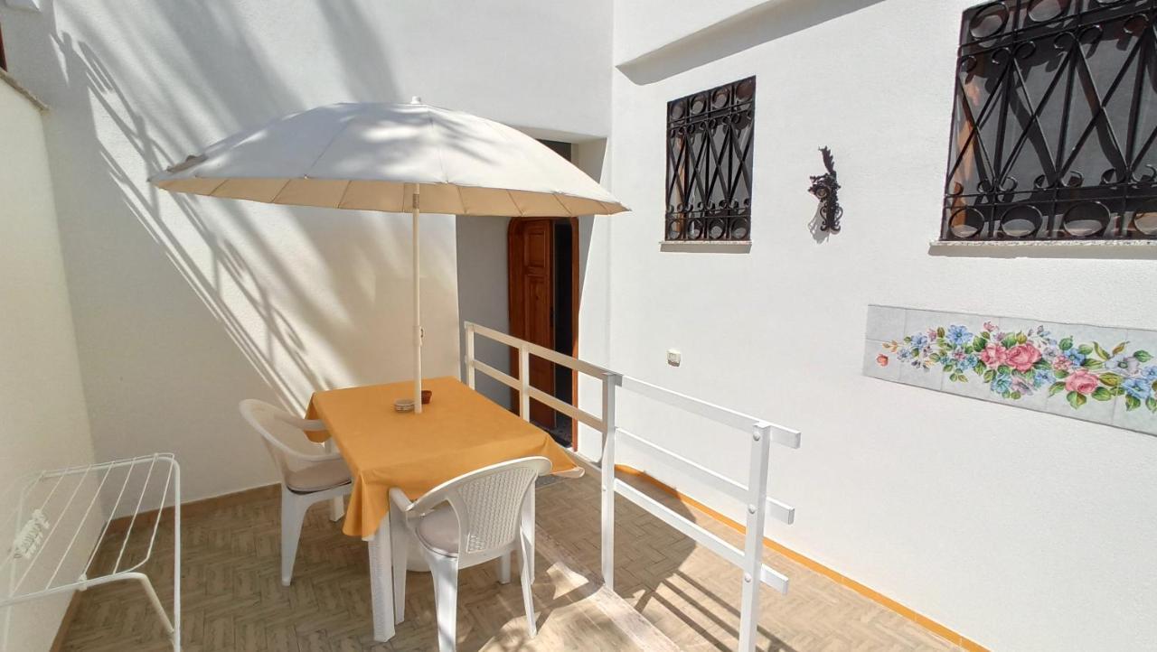 Villa Mary - Apartments Trani Esterno foto
