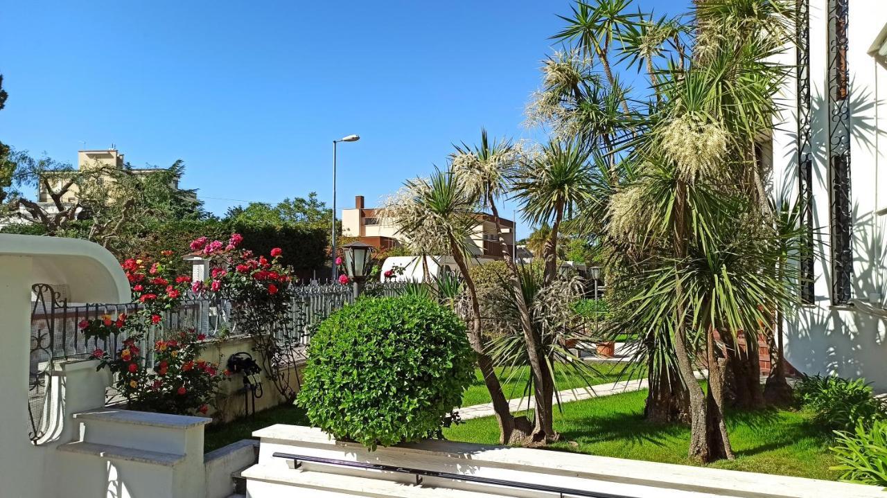 Villa Mary - Apartments Trani Esterno foto